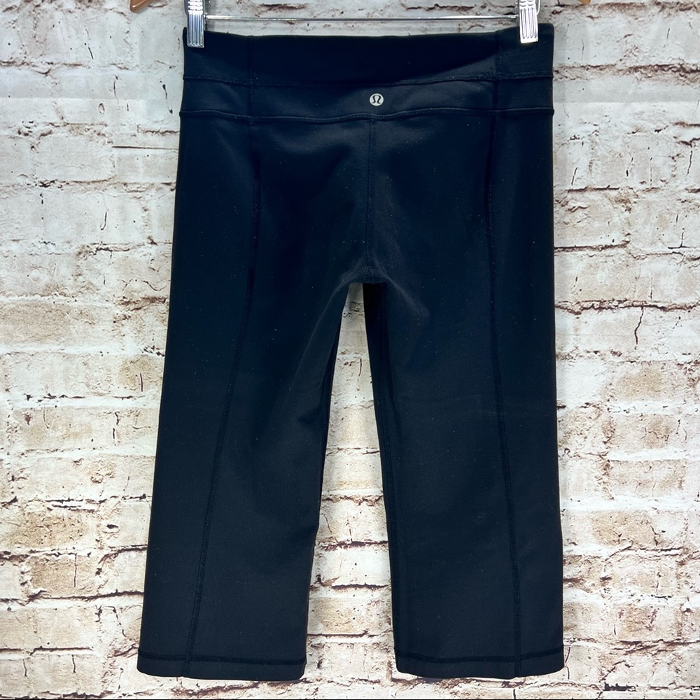 LULULEMON GROOVE CROP